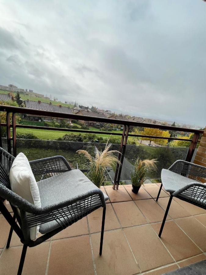 Estilosa Casa Golf Suites Gorraiz Buitenkant foto