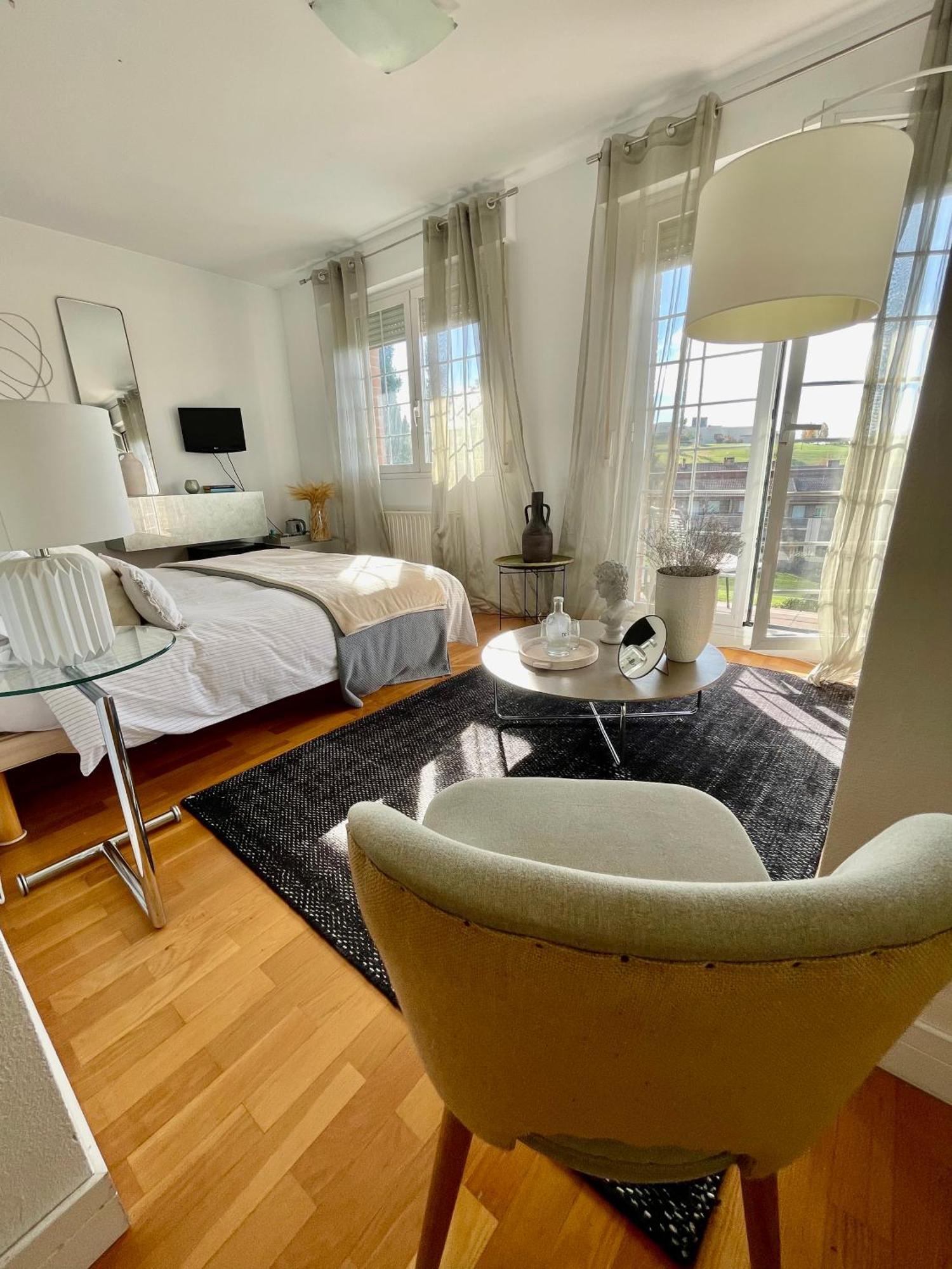 Estilosa Casa Golf Suites Gorraiz Buitenkant foto
