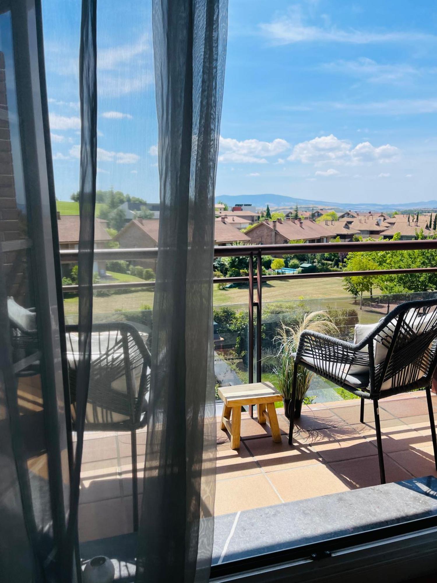 Estilosa Casa Golf Suites Gorraiz Buitenkant foto